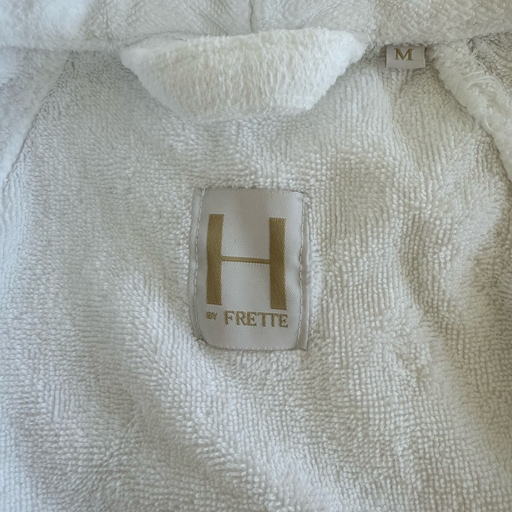 H by Frette Shawl Collar White Terrycloth Bathrobe with Piping - M - Picture 4 of 5